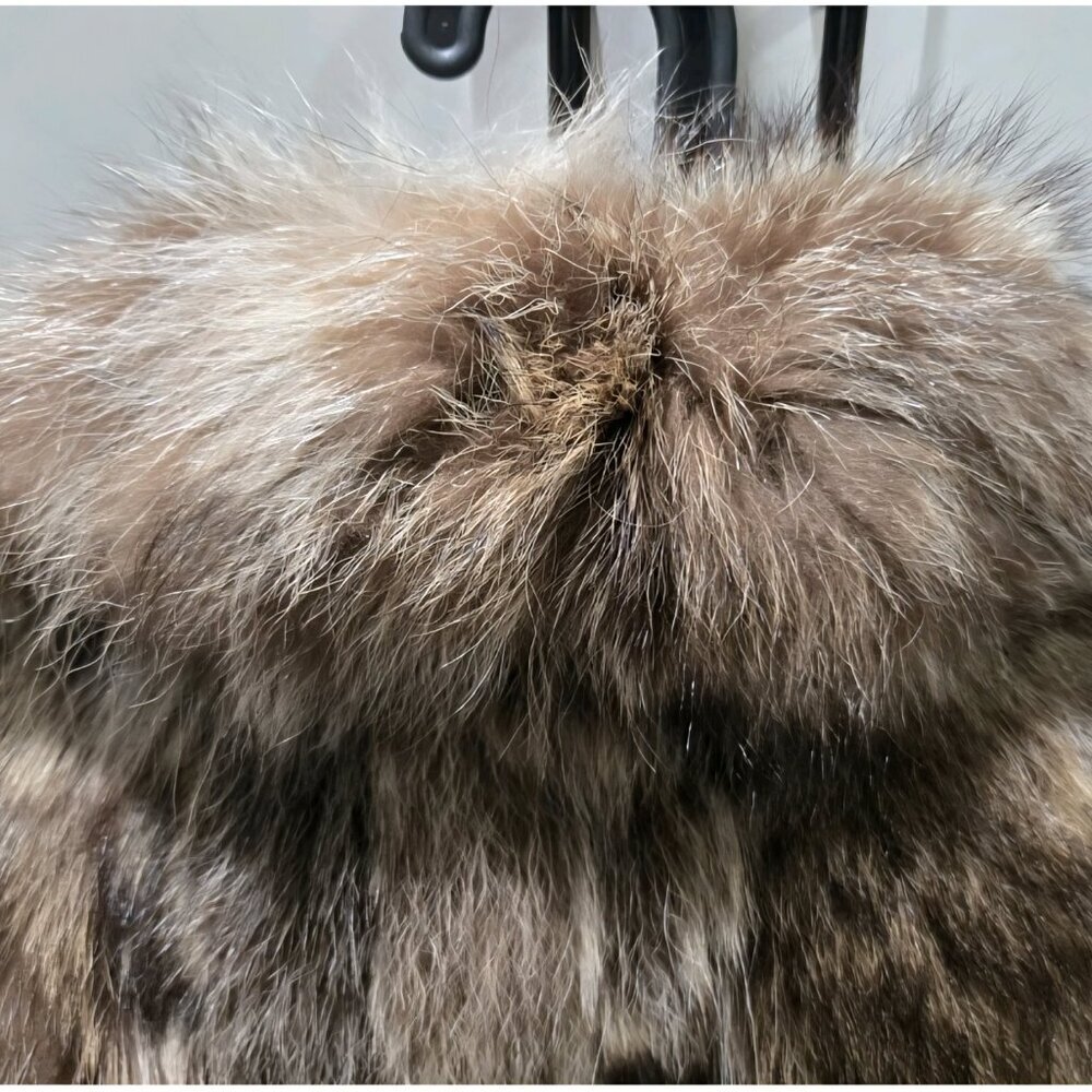 Vintage 1970s Mademoiselle Exclusive Gold Label Collection Raccoon Fur Coat - Picture 9 of 10